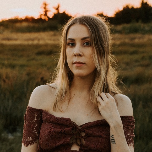 Meet your Posher, Brittany - Picture 1 of 1